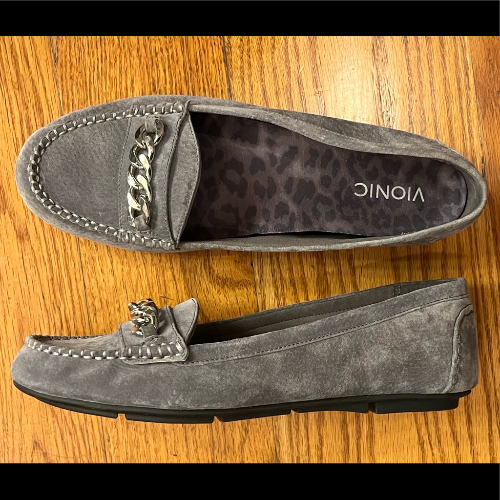 Euc Vionic Loafer, Gray